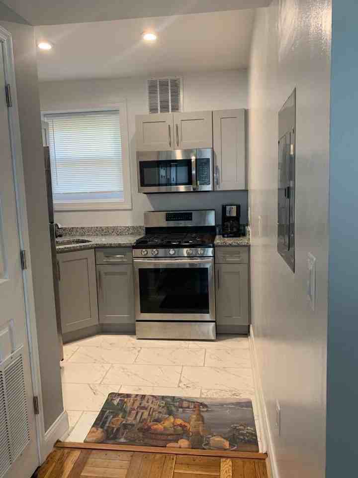 1385 NICHOLSON - Photo 7 of 10