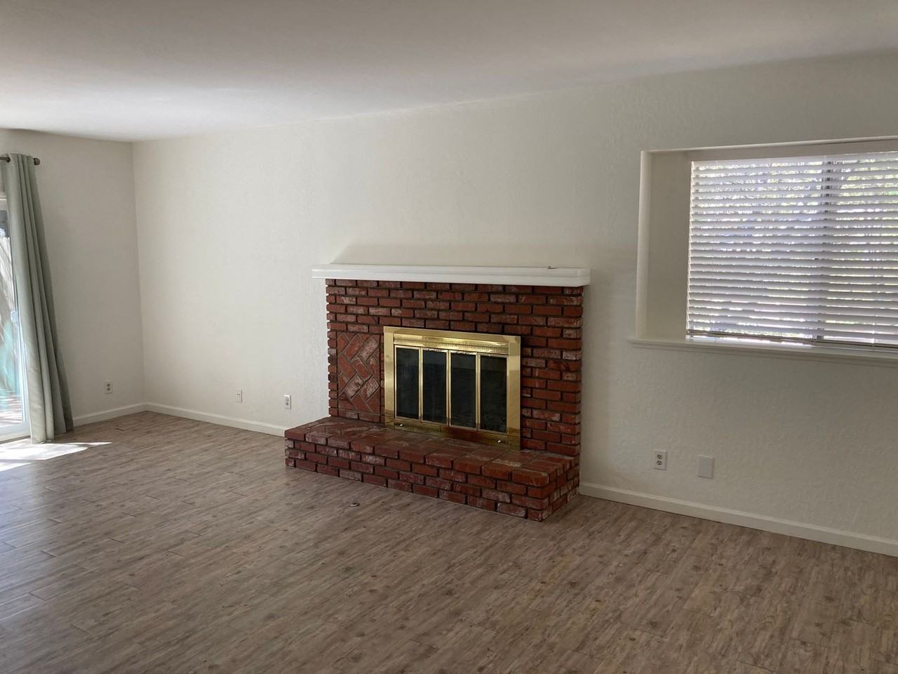 28097 Geneva Ln - Photo 3 of 50