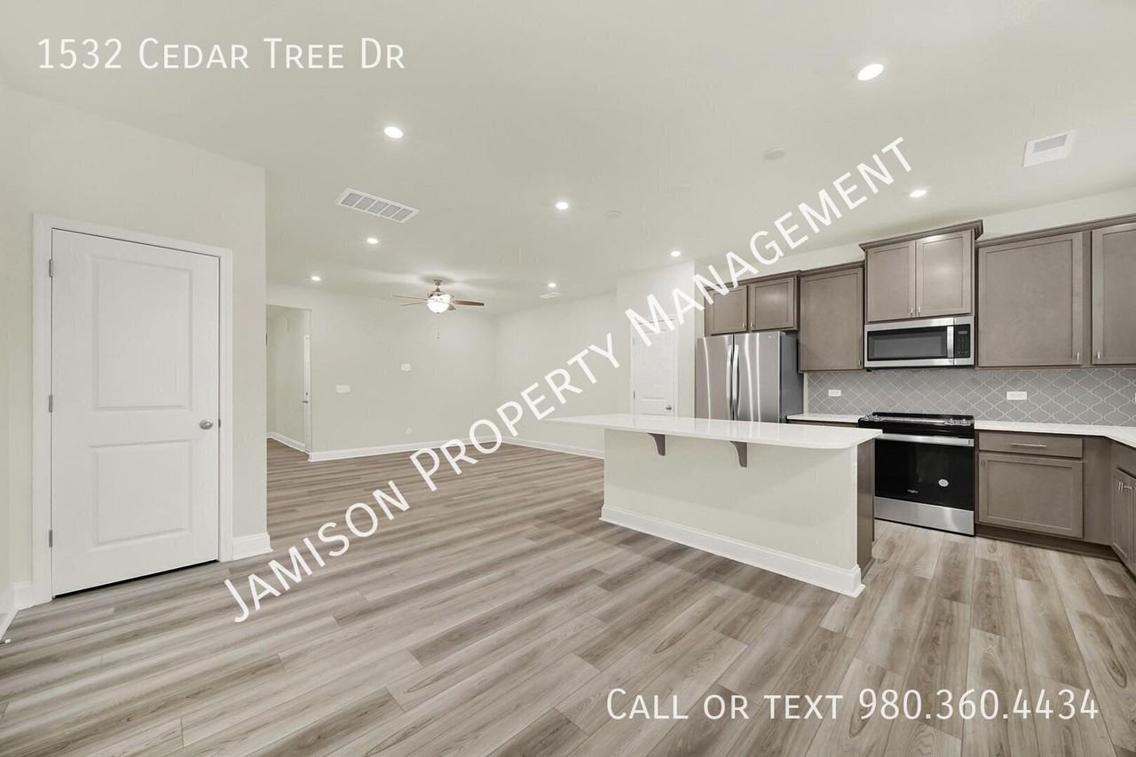 1532 Cedar Tree Dr - Photo 4 of 25