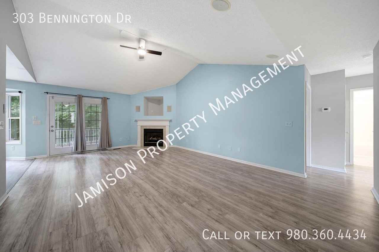 303 Bennington Dr - Photo 2 of 26