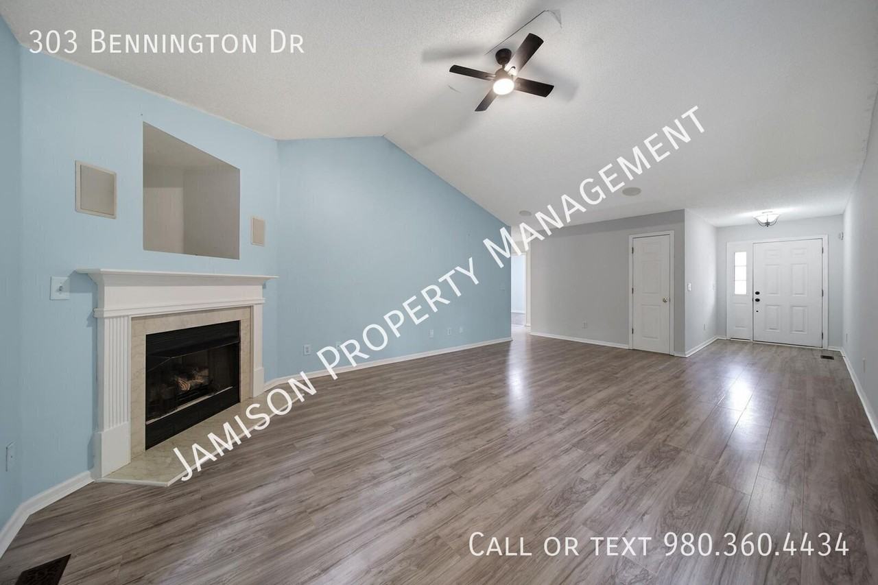 303 Bennington Dr - Photo 4 of 26