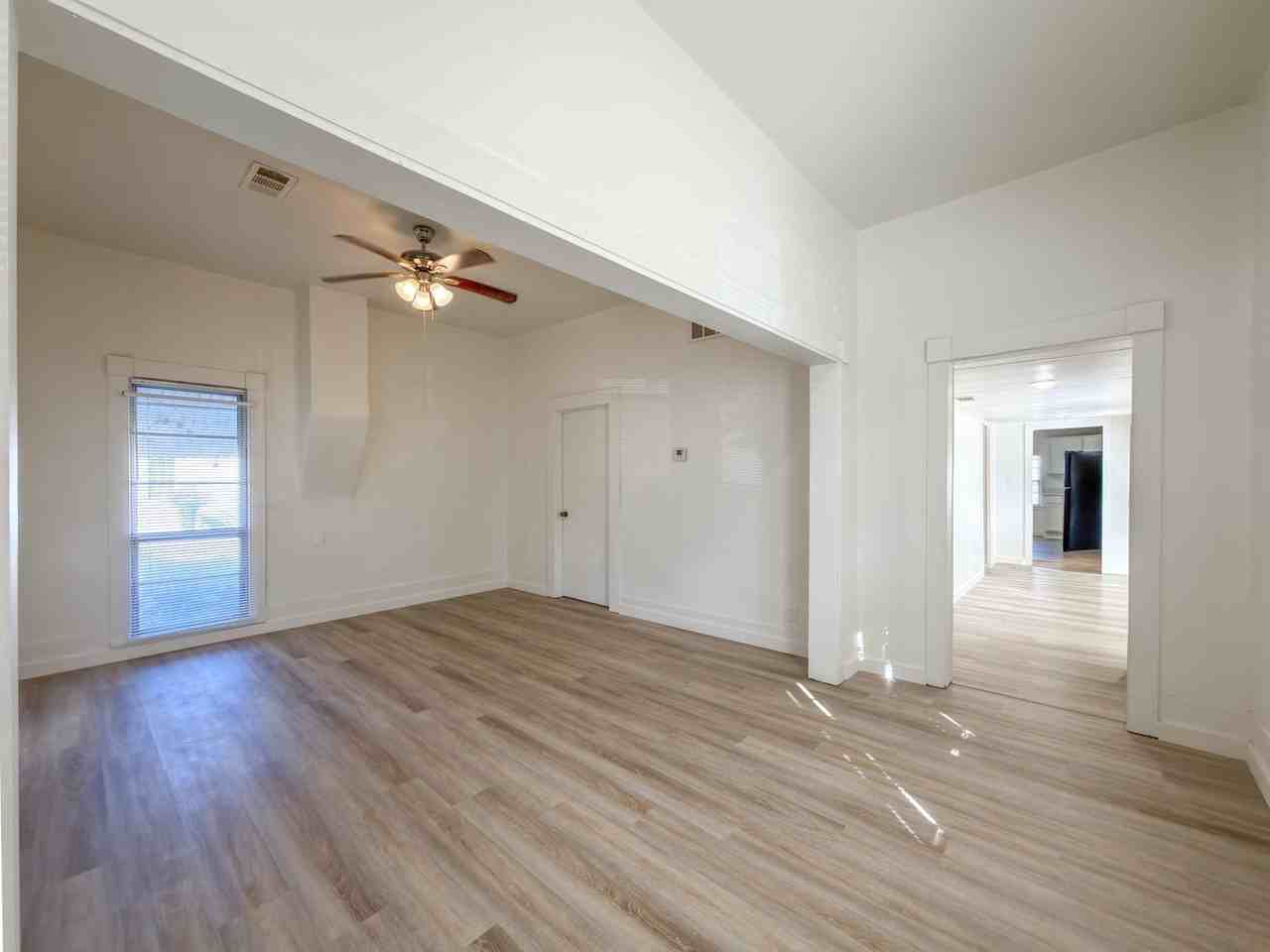601 S 18th St - Photo 2 of 16