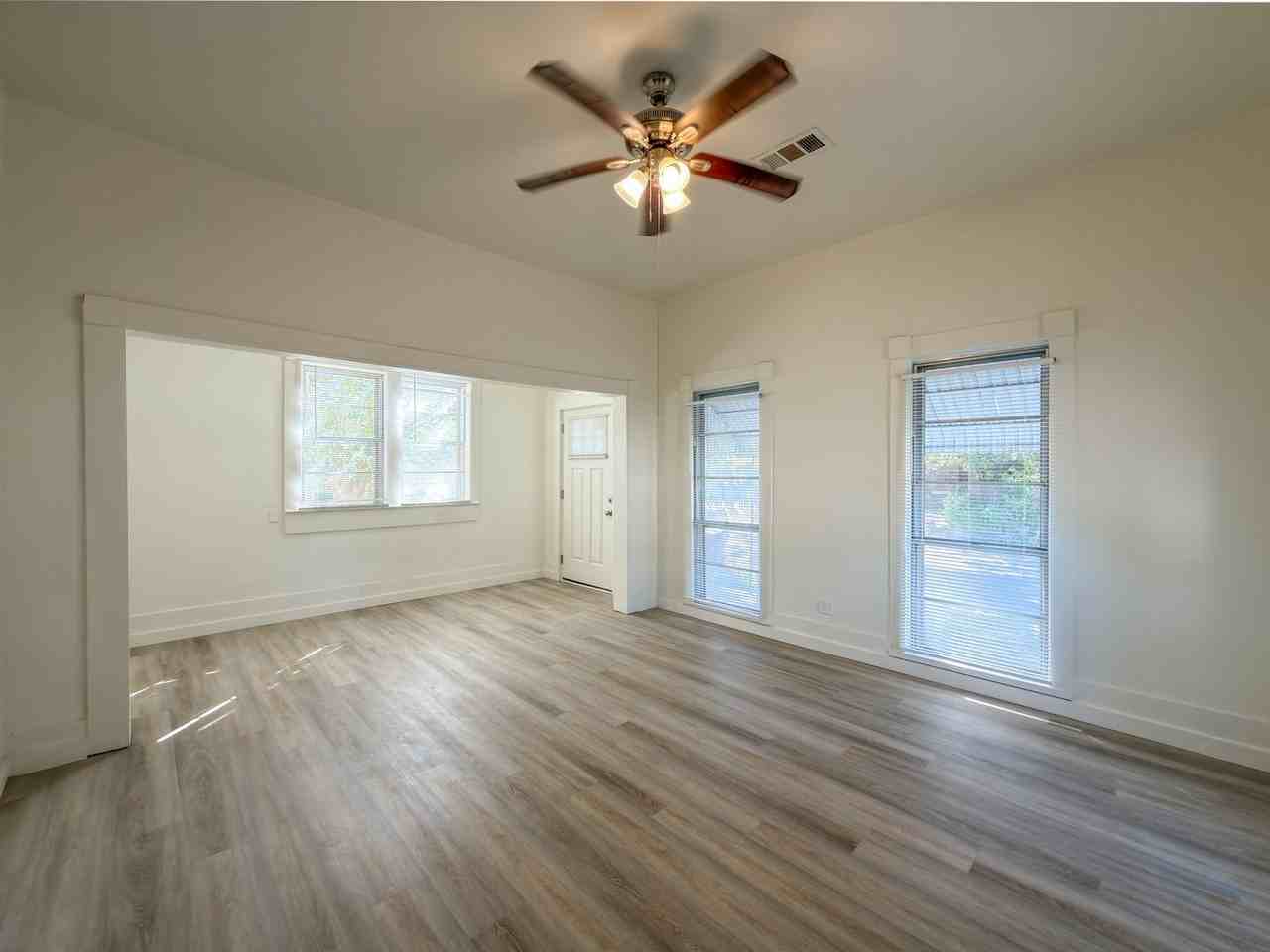 601 S 18th St - Photo 3 of 16