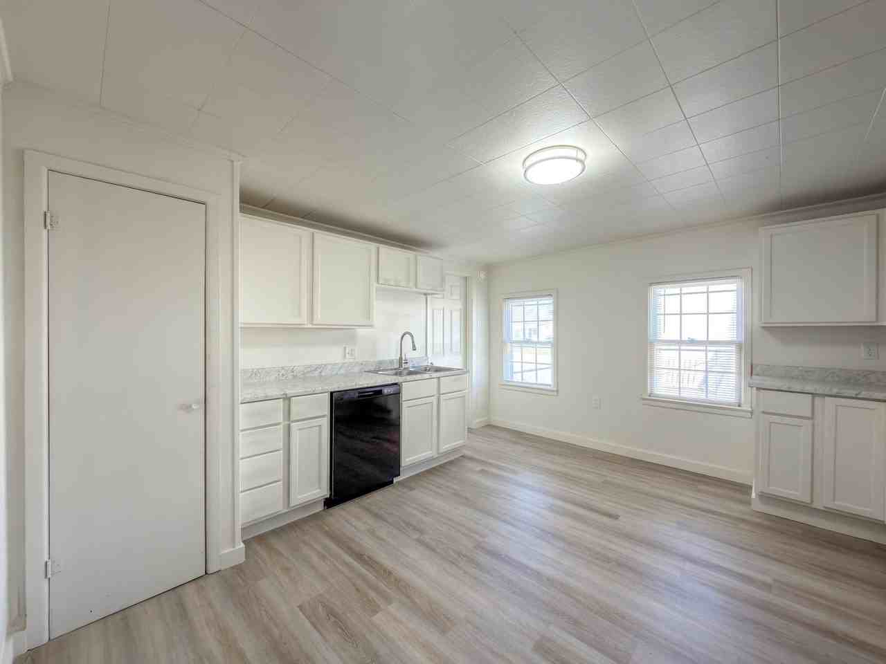 601 S 18th St - Photo 4 of 16