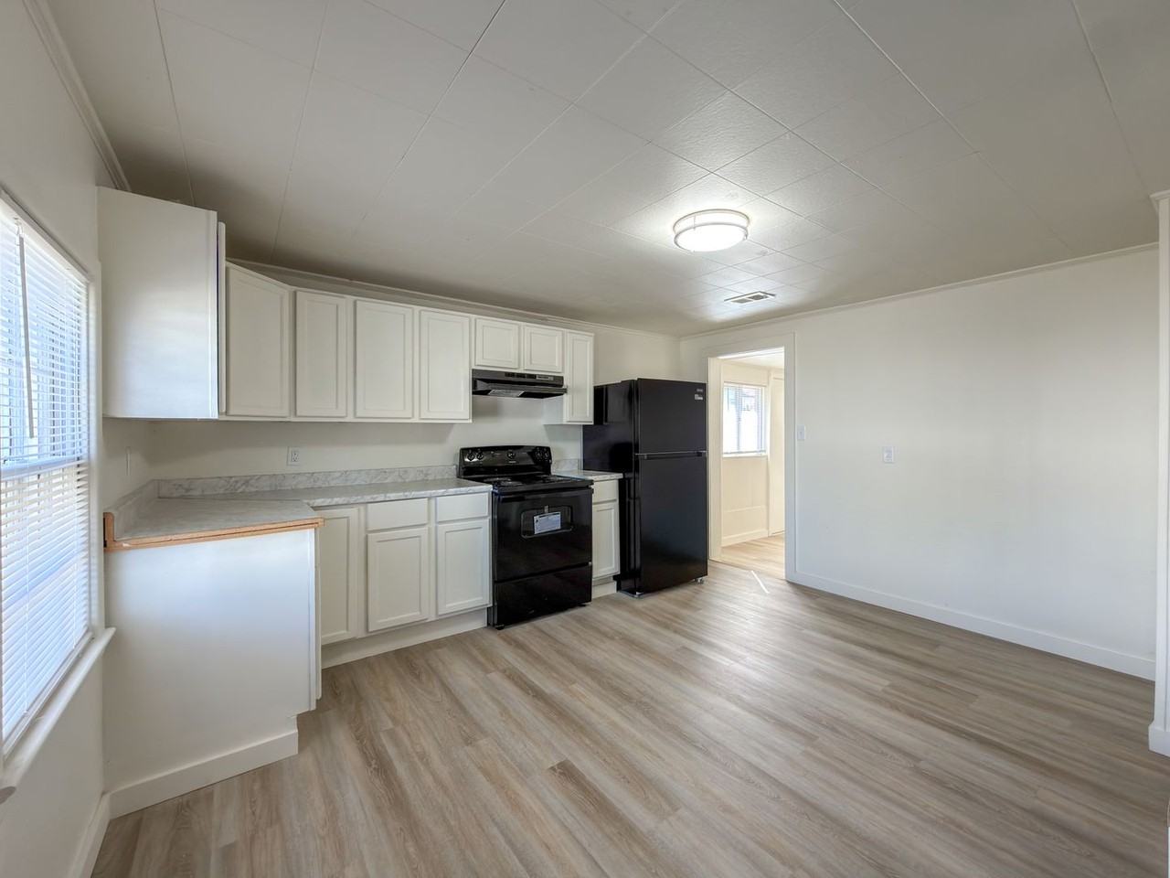 601 S 18th St - Photo 5 of 16