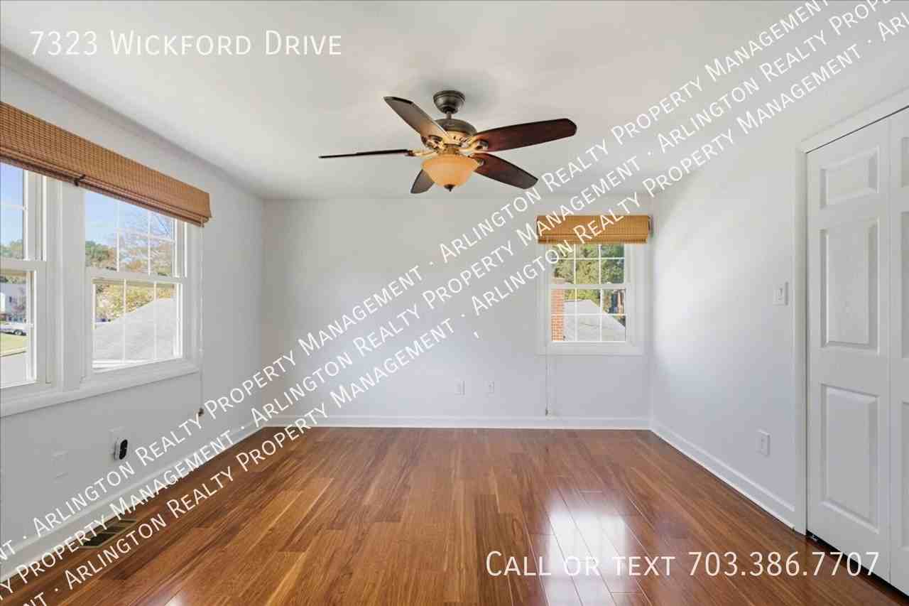 7323 Wickford Dr - Photo 3 of 39