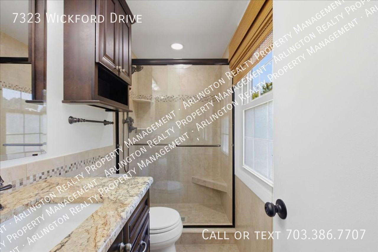 7323 Wickford Dr - Photo 6 of 39