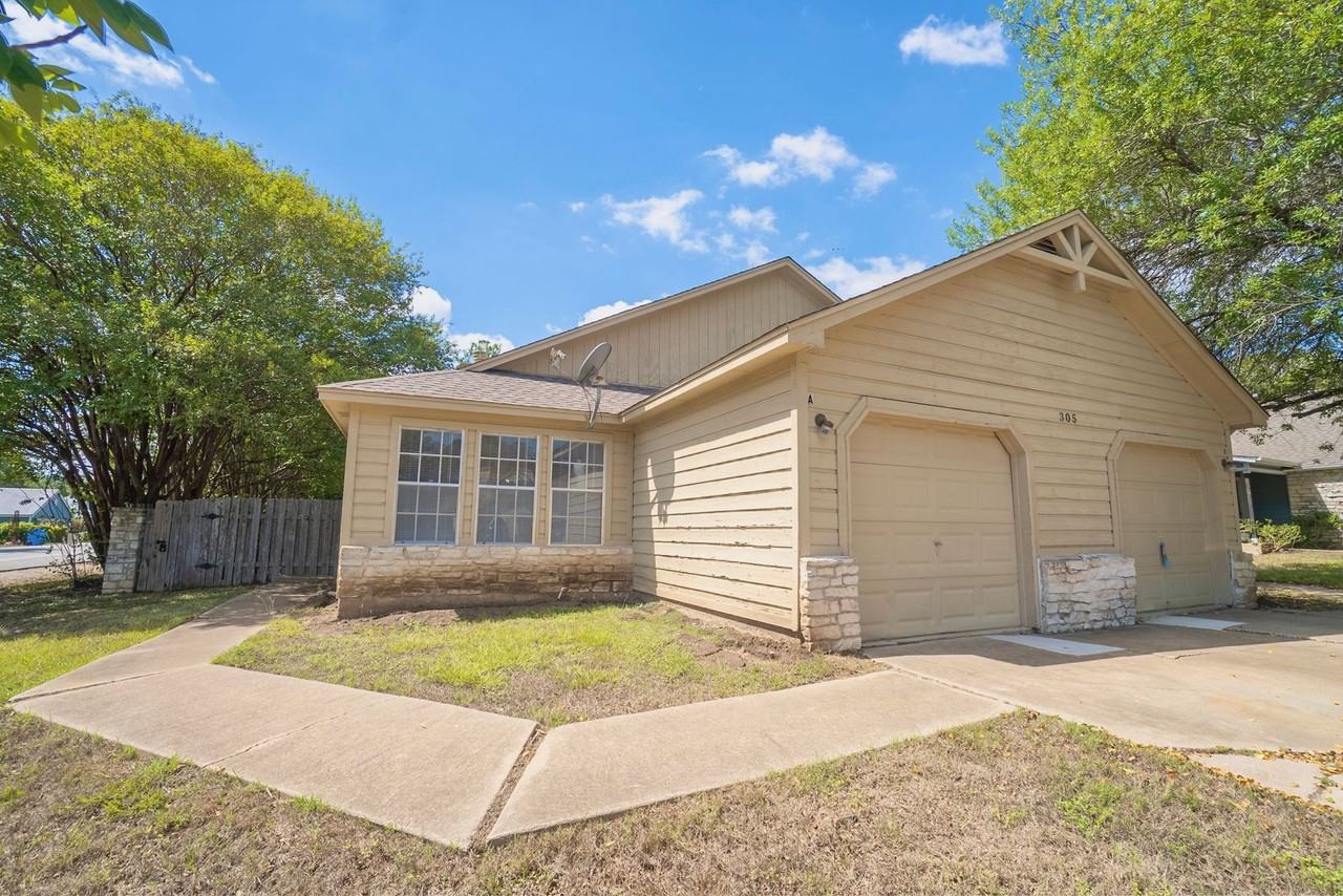 305 Regatta Ct #A - Photo 2 of 28