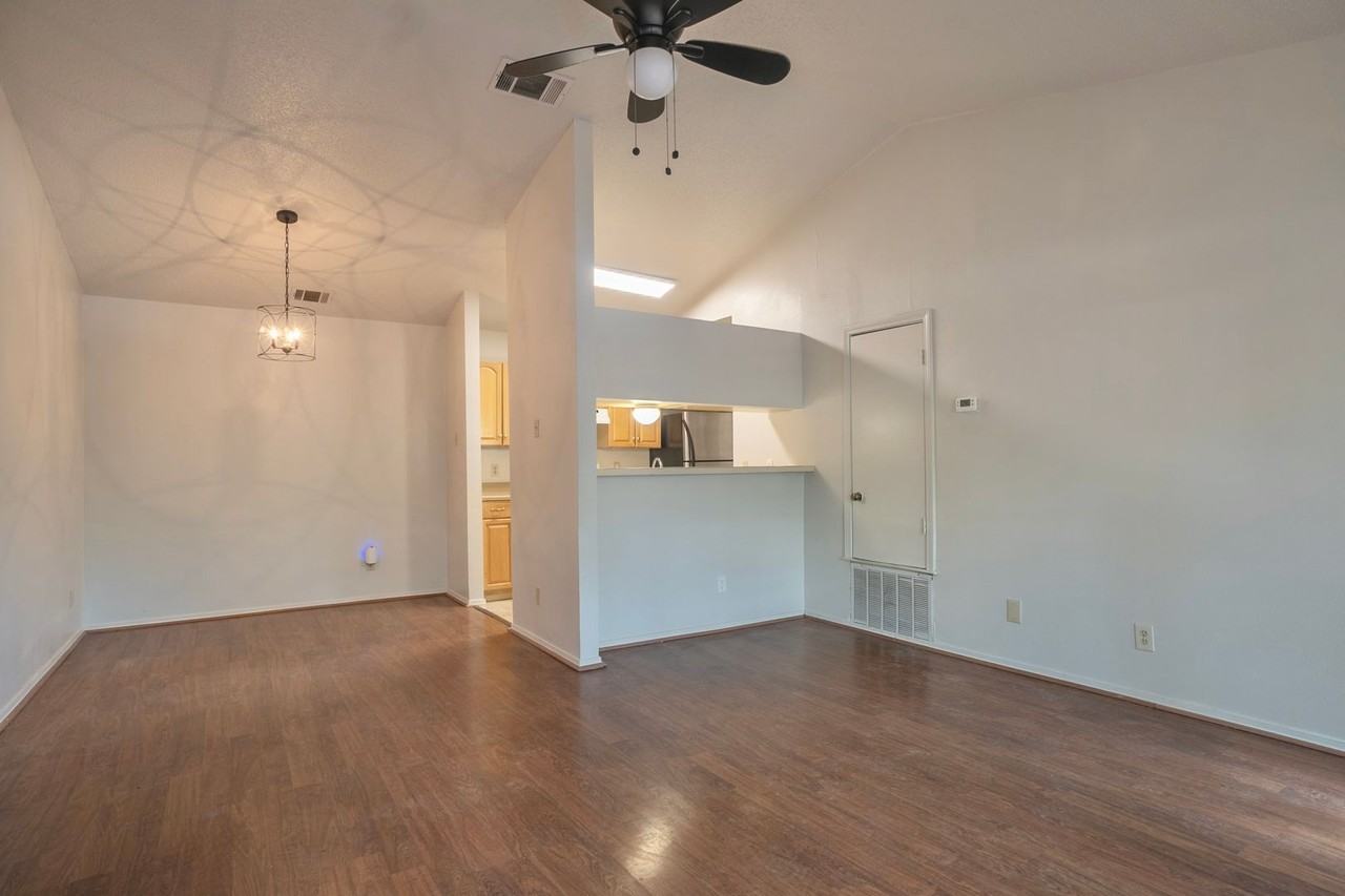 305 Regatta Ct #A - Photo 5 of 28
