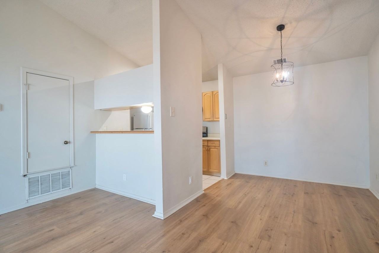 305 Regatta Ct #B - Photo 6 of 28