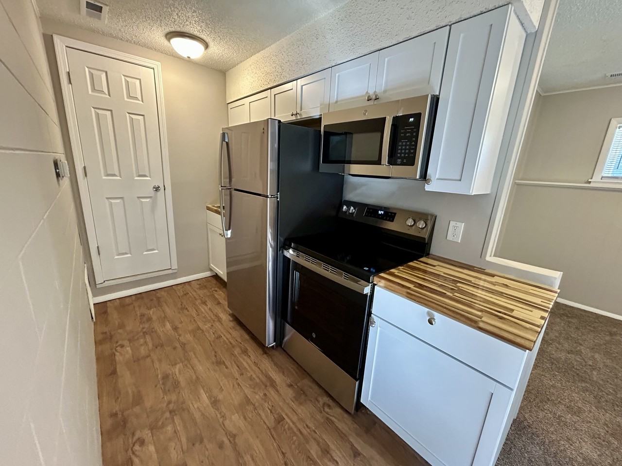 626 Schwarz Road - Photo 3 of 6