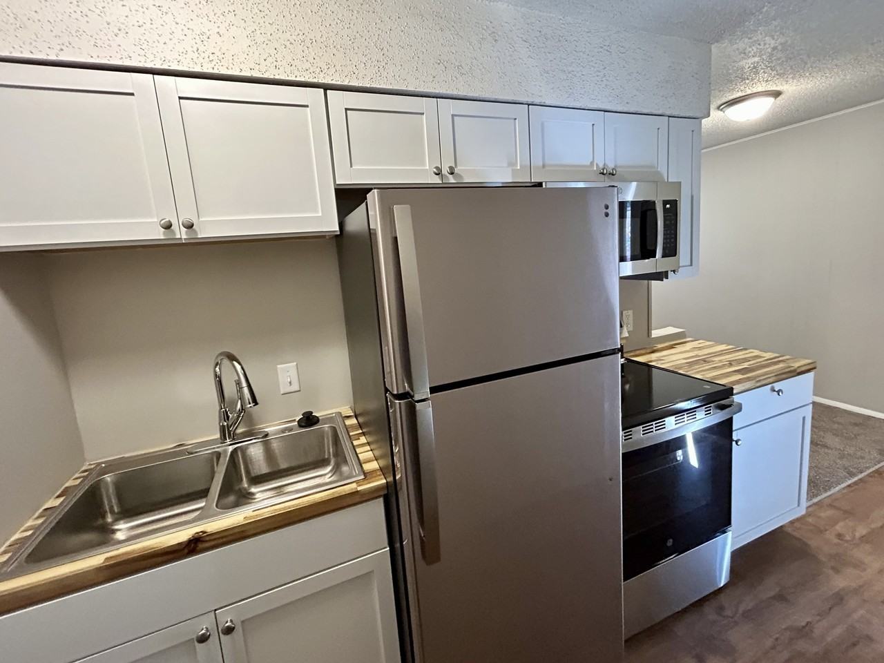 626 Schwarz Road - Photo 4 of 6