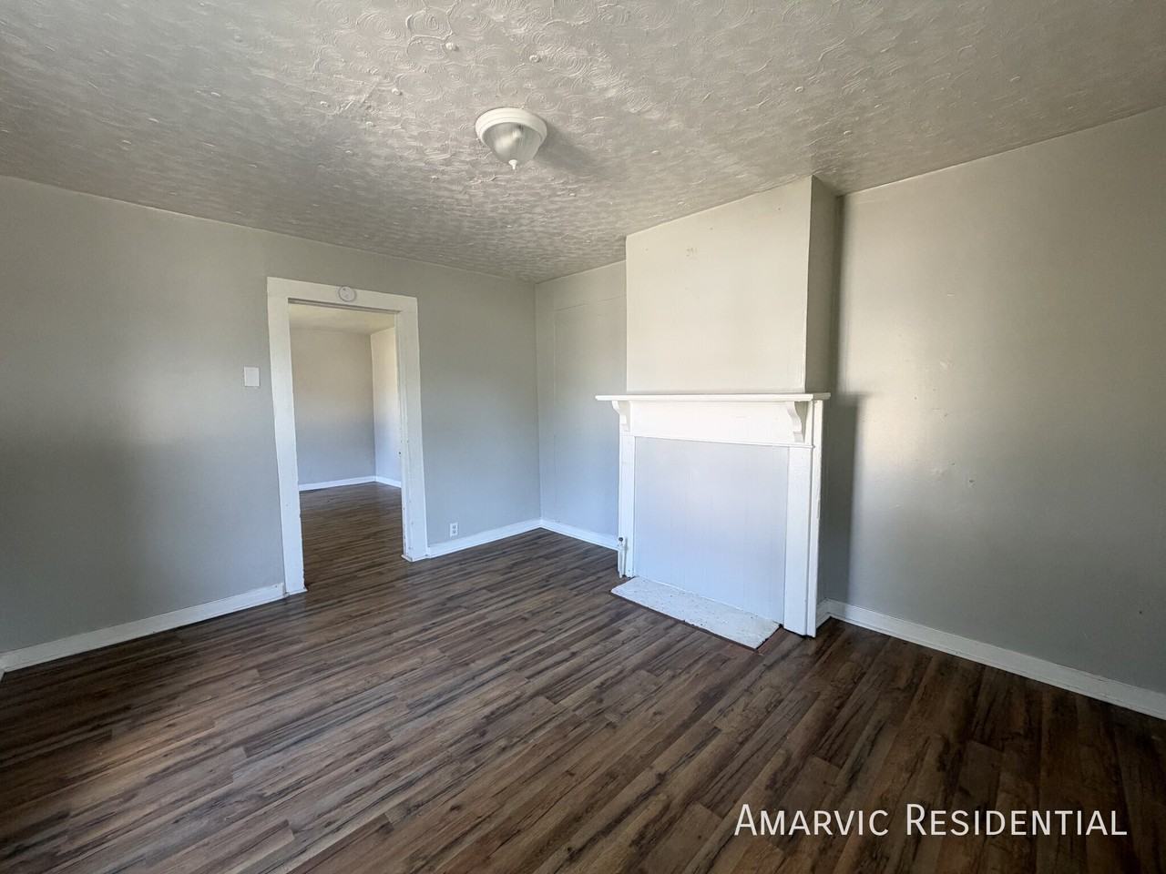 810 E Grand Ave - Photo 2 of 10