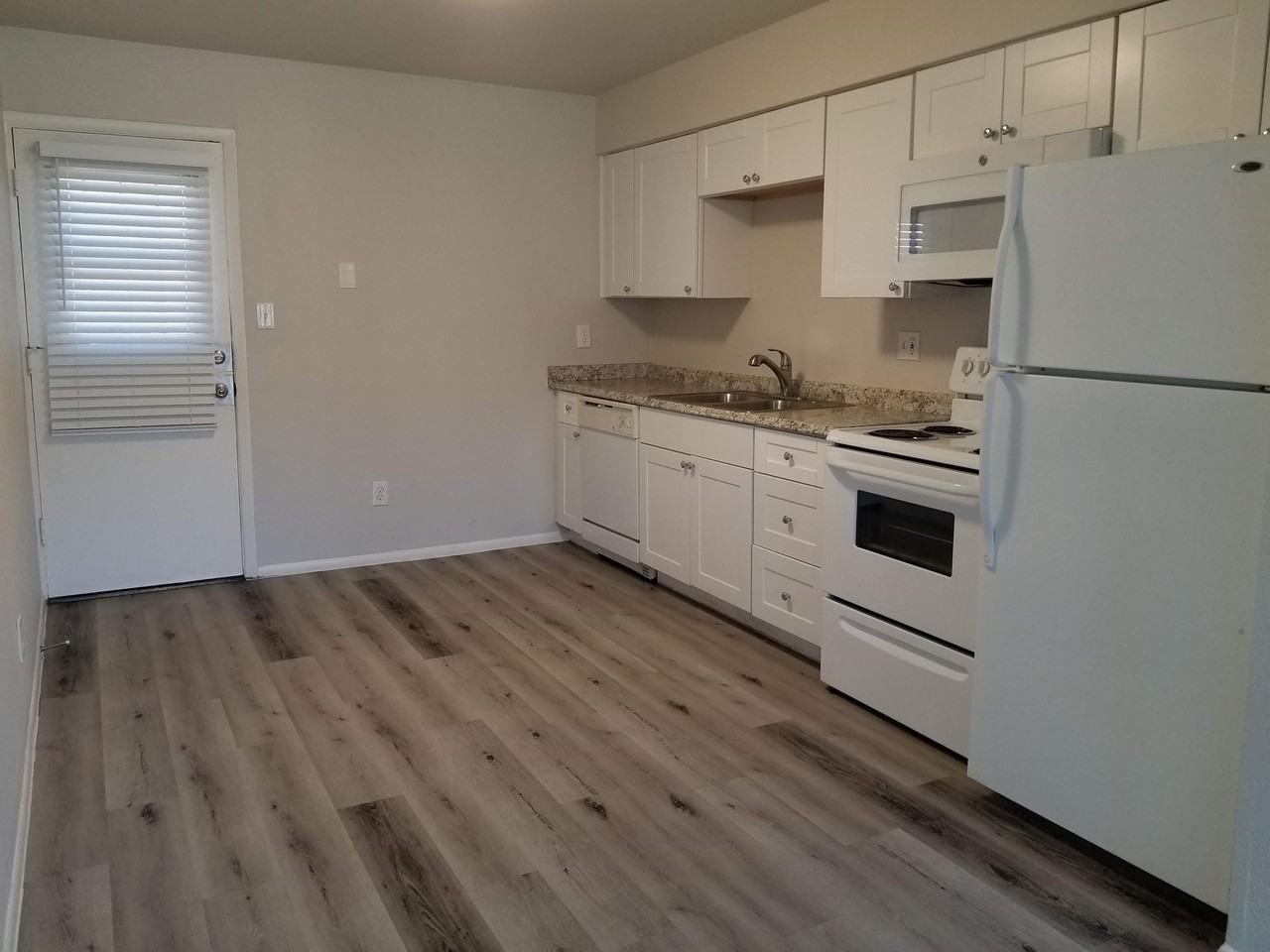 Casa D Apartments - Photo 4 of 26