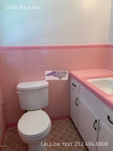 1406 Polk Ave - Photo 5 of 11