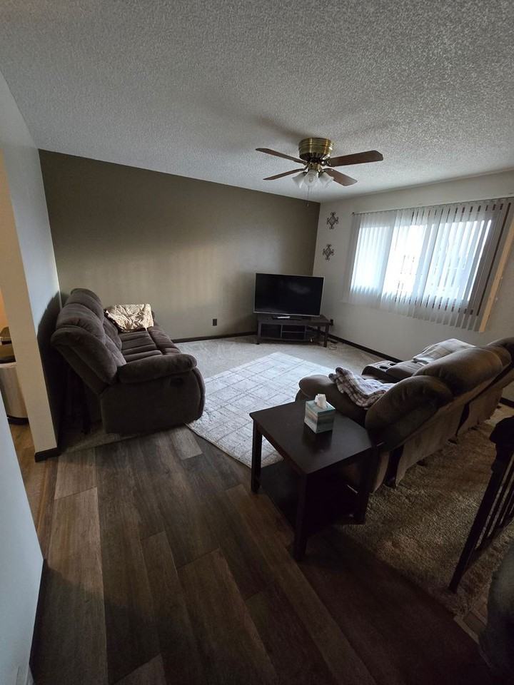 1707 Hilltop Dr - Photo 5 of 12
