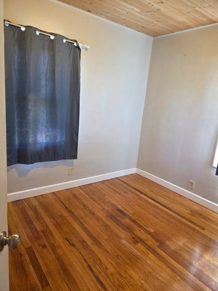 201 W Monroe Ave - Photo 4 of 6