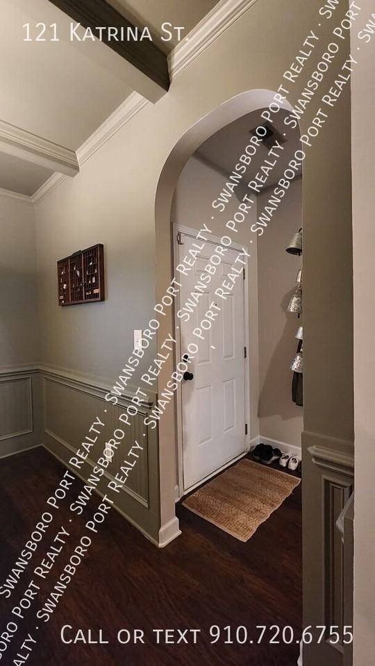 121 Katrina St - Photo 5 of 44