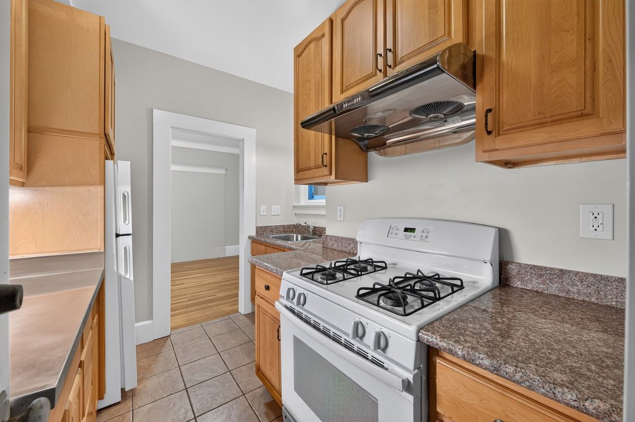 1477 California Street - Photo 5 of 12