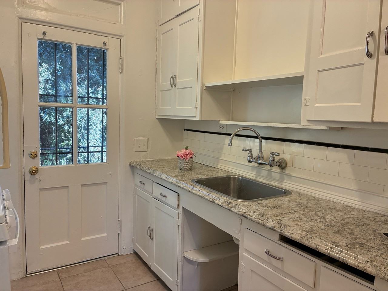 201 Jones Street - Photo 7 of 12