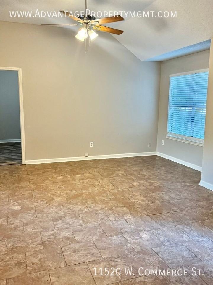 11520 W Commerce St - Photo 2 of 19