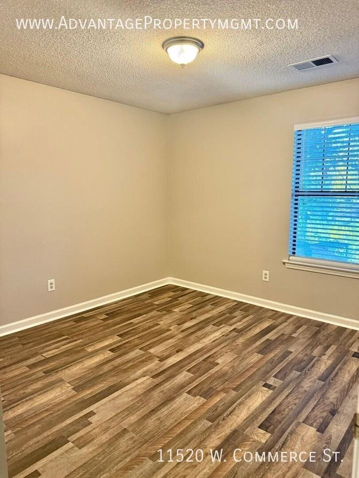 11520 W Commerce St - Photo 7 of 19