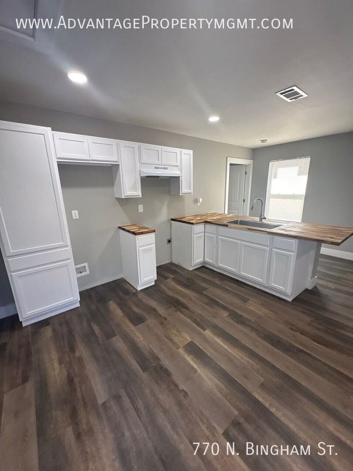 770 N Bingham St - Photo 3 of 16