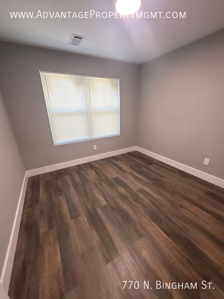 770 N Bingham St - Photo 7 of 16