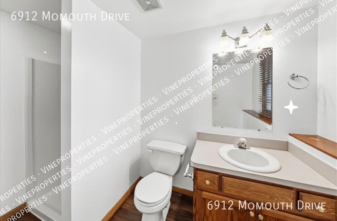 6912 Monmouth Dr - Photo 2 of 10