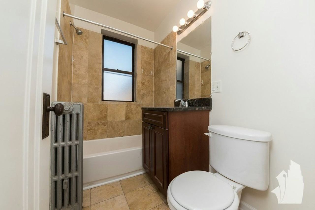 1249 West Henderson Street, Unit 3325-G - Photo 5 of 10