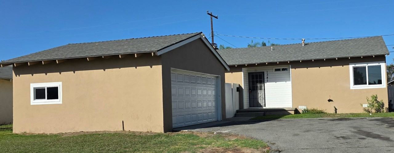 1341 N Braeburn St - Photo 2 of 2