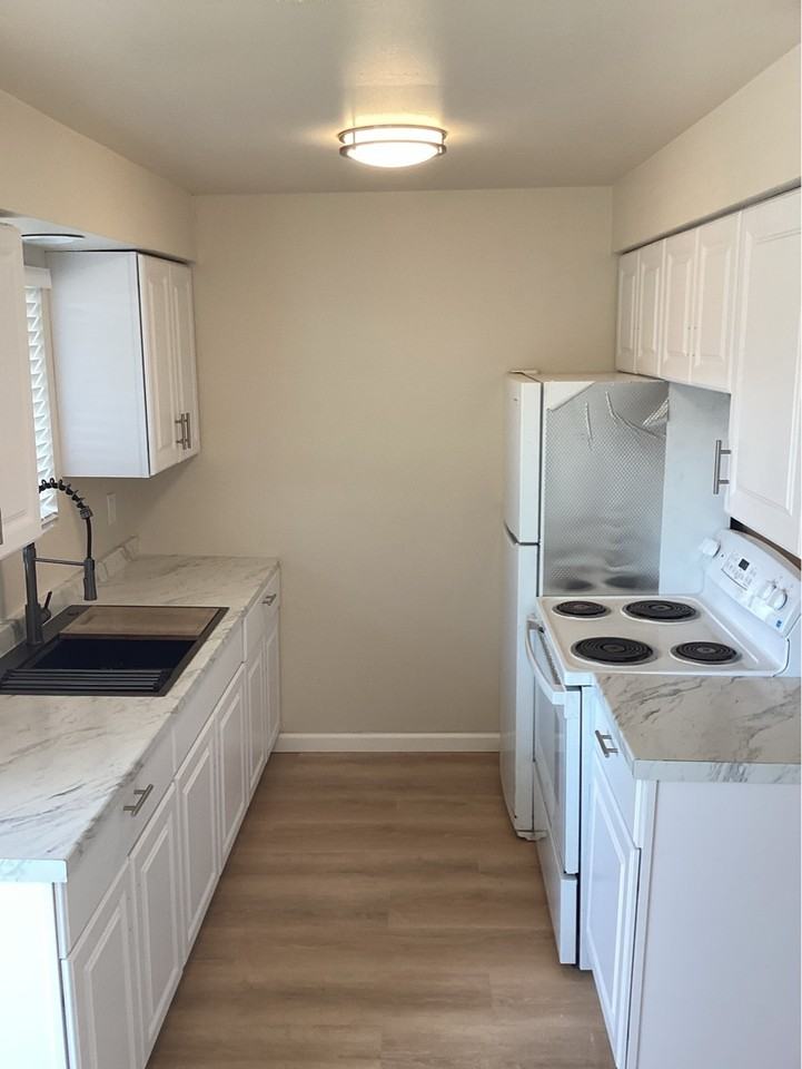 353 Northeast 5th Street - Photo 2 of 11