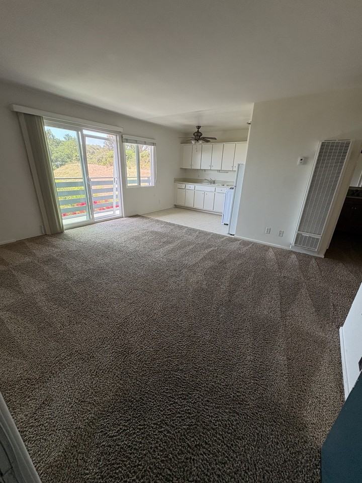 2161 Lillie Avenue - Photo 2 of 11