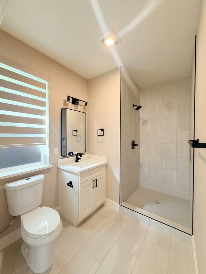 358 McLeod Avenue - Photo 6 of 12