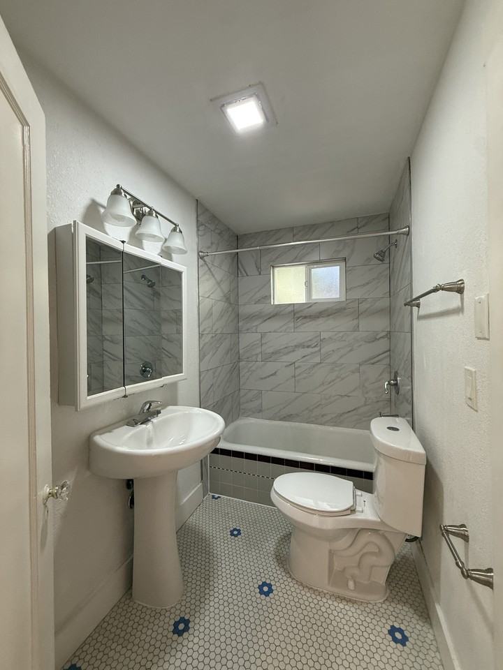 2800 H Street - Photo 7 of 9