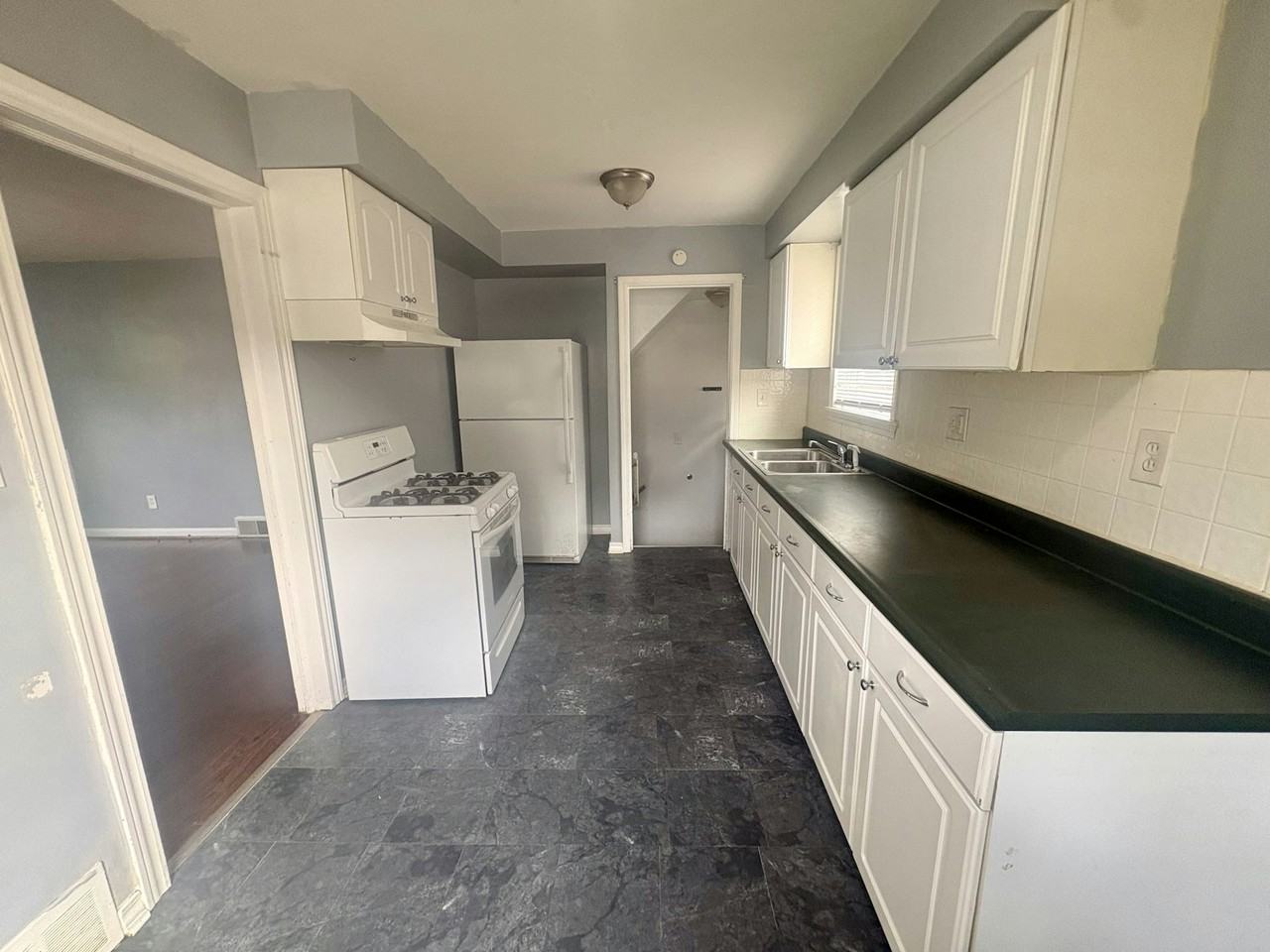 23090 Normandy Avenue - Photo 4 of 15