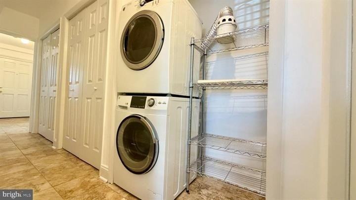 320 6th Street Northeast - Photo 3 of 9