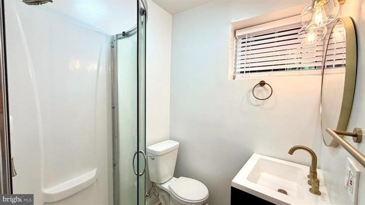 320 6th Street Northeast - Photo 5 of 9