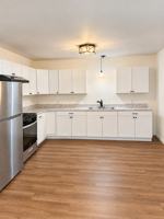 featured image of 526 N Main St