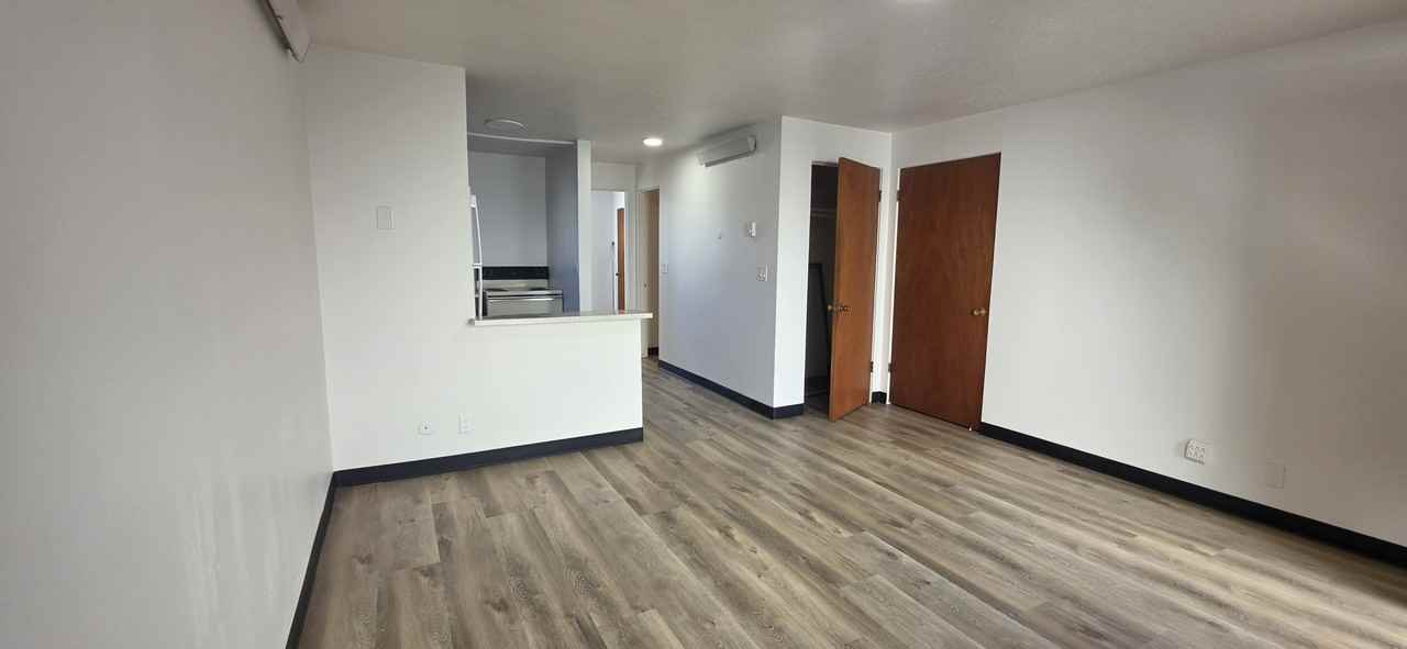 486 Whittier Street - Photo 2 of 8