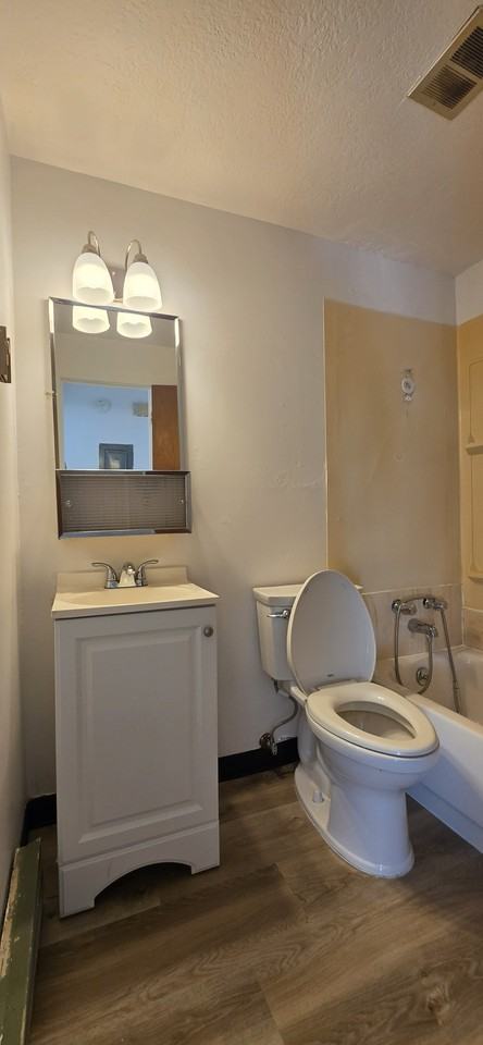 486 Whittier Street - Photo 6 of 8