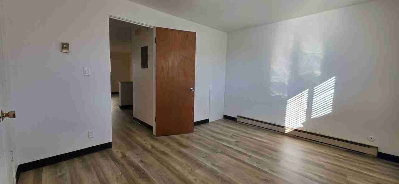 486 Whittier Street - Photo 7 of 8