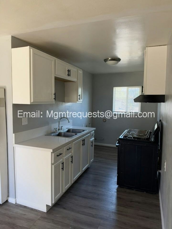 427 West 3rd Street, Unit 429 B - Photo 4 of 9