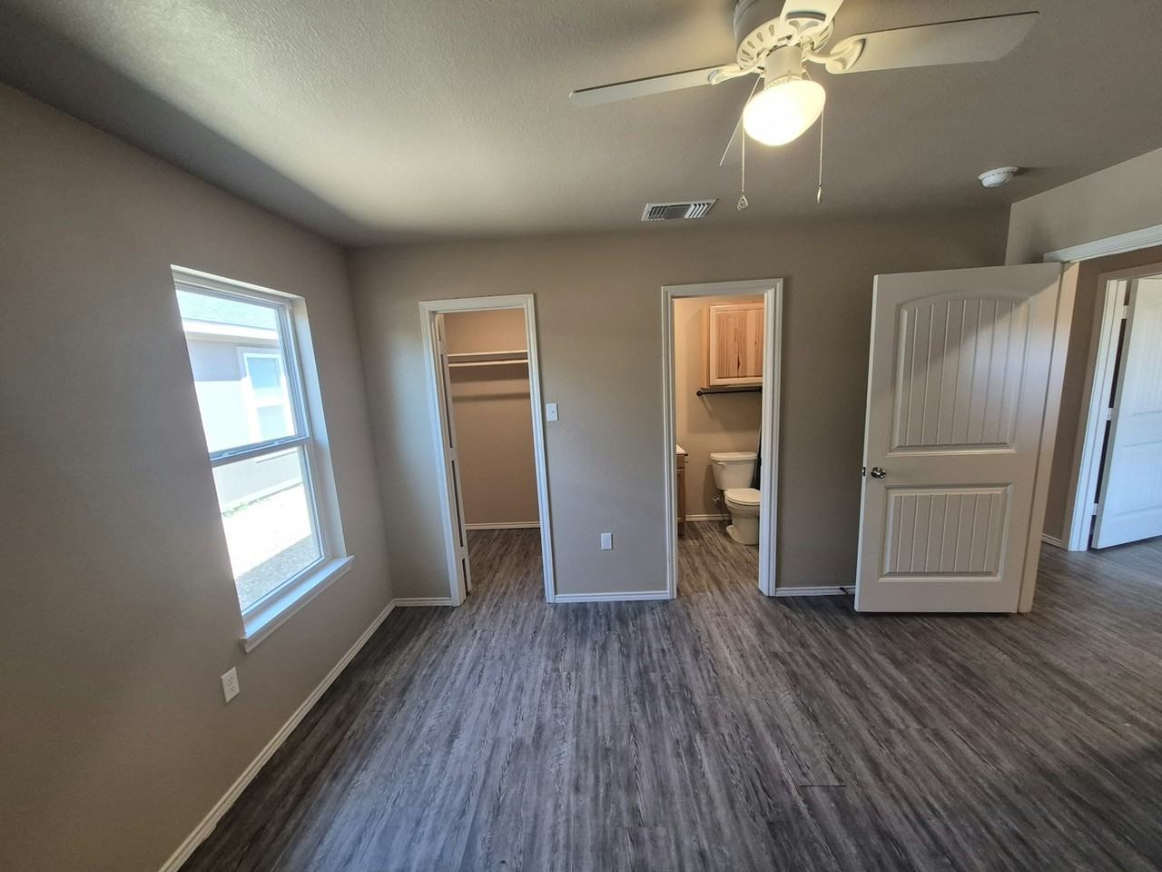 2925 East Cornell Street - Photo 3 of 8