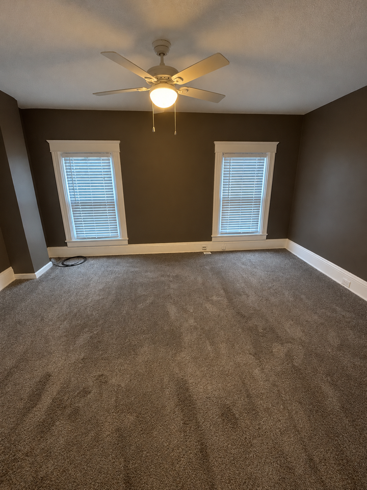 1412 Winchester Avenue - Photo 3 of 12