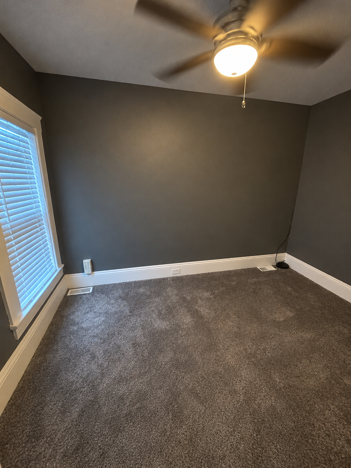 1412 Winchester Avenue - Photo 4 of 12