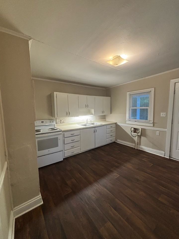 314 Homewood St #1 - Photo 6 of 15