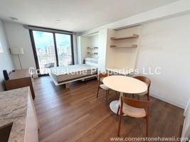 featured image of 987 Queen St #1