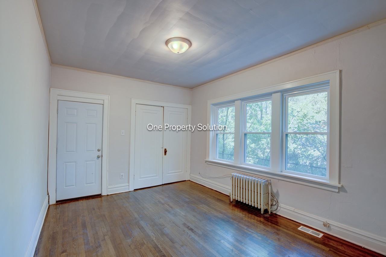 1113 Pennsylvania St #1 - Photo 6 of 20
