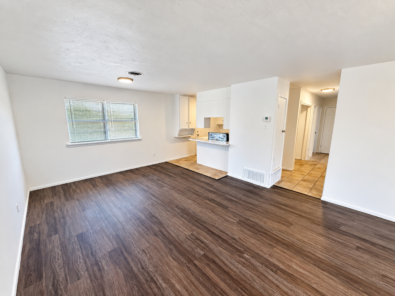 5606 44th St - Photo 3 of 10